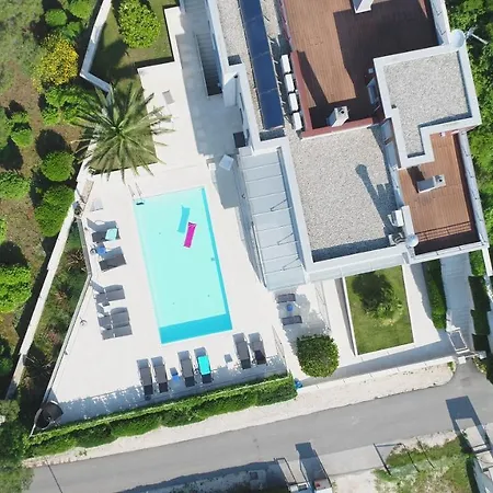 アパート Valsavia, Valsavia With Pool And